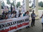 hti-jambi-demo-tolak-bbm.jpg