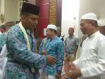 isak-tangis-warnai-keberangkatan-cjh-merangin-bupati-al-haris-ikut-berangkat-dengan-rombongan.jpg