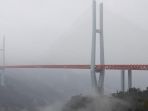 jembatan-tertinggi-china_20161231_175859.jpg