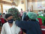 kapenrem-042gapu-inf-mayor-hatta-memantau-proses-vaksinasi-di-balai-prajurit-korem-042gapu.jpg
