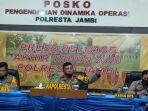 kapolresta-jambi-kombes-pol-dover-christian-saat-press-rilis-jelang-natal-dan-tahun-baru-2020.jpg