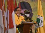 ketua-dewan-pembina-dpp-golkar-akbar-tanjung-dalam-konsolidasi-partai-golkar-di-jambi.jpg