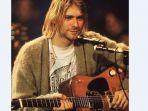 kurt-cobain-vokalis-nirvana-saat-menyanyi-versi-akustik.jpg