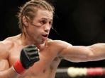 mantan-petarung-ufc-urijah-faber.jpg