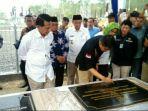 menteri-esdm-ri-ignasius-jonan-menandatangani-prasasti-proyek-kelistrikan.jpg
