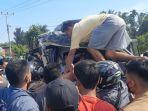 mobil-tahanan-lapas-perempuan-kelas-iib-adu-kambing-dengan-bus-trans-siginjai.jpg