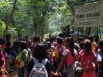mukhtar-sedang-belajar-bersama-anak-anak-sekolah-alam-raya-muaro-jambi-minggu-94_20170420_105420.jpg