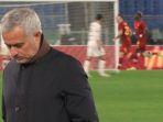 pelatih-as-roma-jose-mourinho.jpg