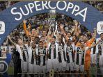 pemain-juventus-juara-piala-super-italia.jpg