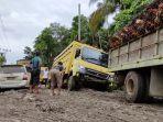 penampakan-jalan-di-sabak-ilir-rusak-pasca-hujan.jpg