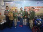 penyerahan-hadiah-utama-secara-simbolis-1-unit-new-toyota-sienta-15-g-mt-oleh-pinca-bri-abunjani.jpg