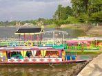 perahu-hias-danau-sipin.jpg