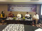 rilis-survei-pilpres-2019-the-initiative-institute-senin-17122018-di-surabaya.jpg
