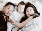ringgo-agus-rahman-bersama-anak-dan-istrinya_20180710_202534.jpg