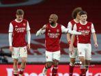 striker-arsenal-prancis-alexandre-lacazette-tengah-merayakan-gol-kedua-timnya.jpg