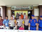 tersangka-penyelundup-sabu-cair_20181019_155431.jpg