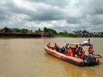 tim-sar-saat-mencari-korban-tenggelam-dari-insiden-kapal-km-wicly-jaya-sakti.jpg