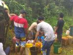 truk-cpo-terguling-minyak-tumpah_20180104_144257.jpg
