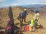 update-kabar-pendaki-yang-hilang-di-gunung-dempo-2-korban-dalam-proses-evakuasi.jpg