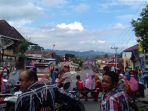 warga-seleman-blokir-jalan_20180820_161753.jpg
