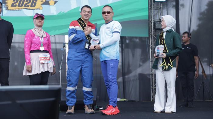 17022026 GM Pertamina Kilang Cilacap beri hadiah kepada pemenang dalam Bulan K3