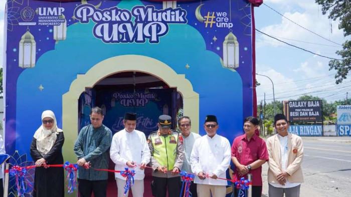 17032026 Rektor UMP Purwokerto meresmikan Posko Mudik Lebaran 2026