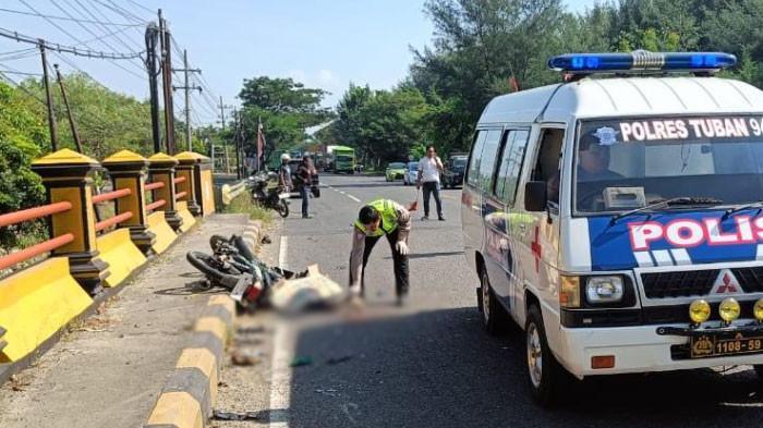 Dump Truk Serempet Pemotor saat Nyalip, Korban Tewas Terlindas