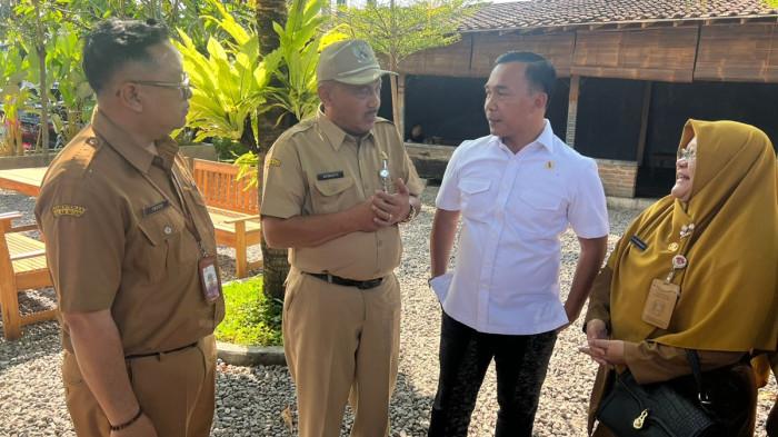 Menteri Wihaji Priotitaskan Program Makan Bergizi Gratis Bagi Ibu Hamil dan Balita di Karanganyar