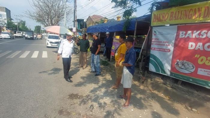 BREAKING NEWS : Pria Diduga ODGJ Ditusuk Pisau Sampai Tewas di Kendal, Pelaku Diburu Polisi