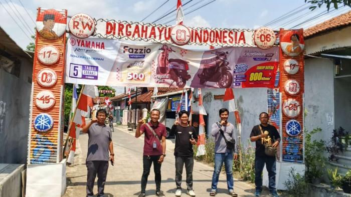 20250821-gapura hut ri