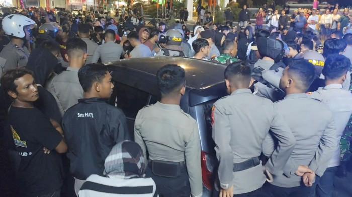 Ahmad Husein Tiba-tiba Datangi Posko Aliansi Masyarakat Pati Bersatu, Dikepung dan Dimaki-Maki Massa