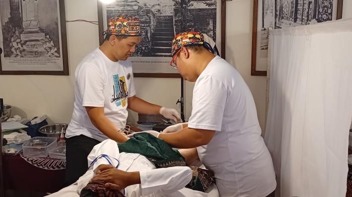 "Mantap dan Yakin" Kisah Bagus Ikut Khitan Massal Bareng 308 Anak dari 7 Daerah di Menara Kudus