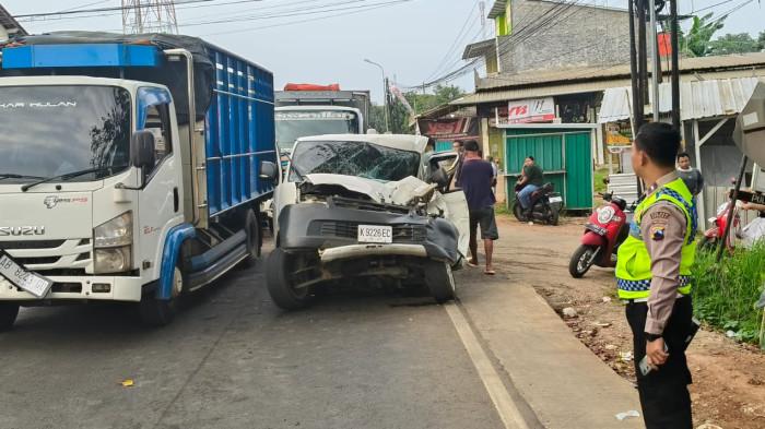 Kronologi Kecelakaan Karambol 3 Mobil di Jepara, Bermula Sari Serobot Jalan