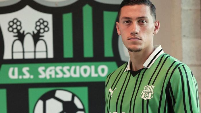 Kapten Timnas Indonesia Jay Idzes resmi bergabung dengan Sassuolo pada Sabtu 9 Agustus 2025 jelang musim Liga Italia 2025-2026.
