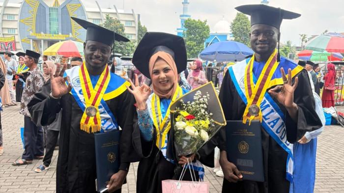 Wisuda UMP Diikuti Mahasiswa Internasional, Rektor: Bukti Kampus Kita Terus Mendunia