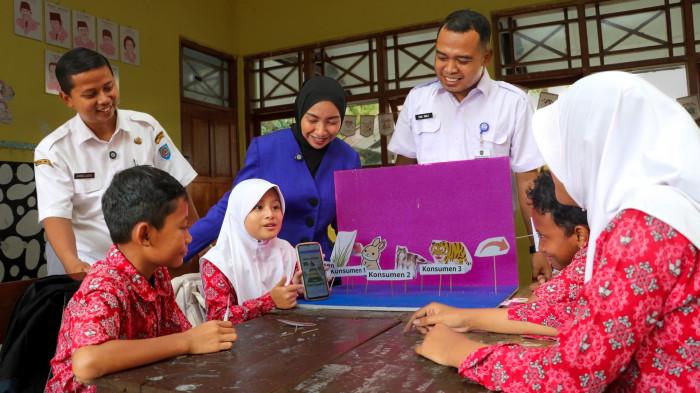 Tim Elit Tingkatkan Pemanfaatan Teknologi AI pada Guru di Kabupaten Tegal