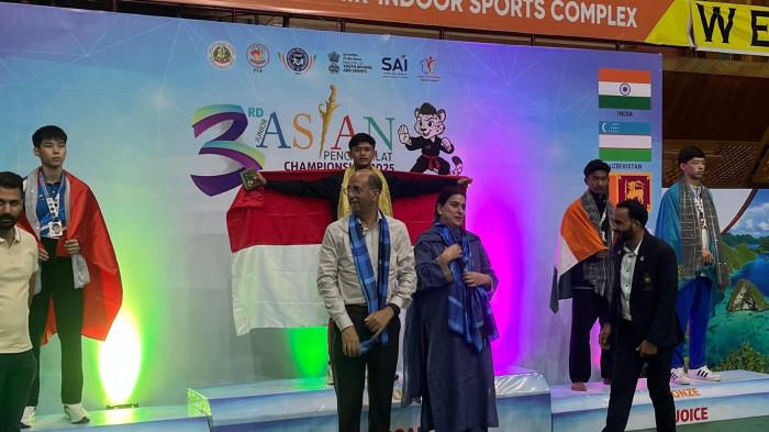 Pesilat Kontingen Indonesia Asal Solo Krisnanto Sabet Emas Junior Asian Pencak Silat 2025 di India