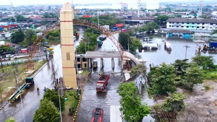 20251022_Semarang Banjir1