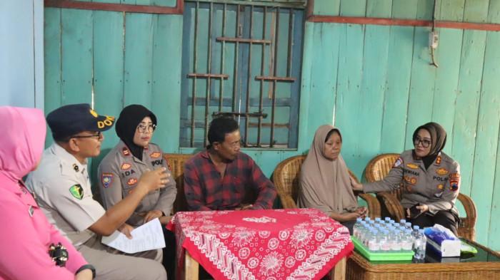 Kapolres Sragen Kunjungi Tiga Anggota Sakit Menahun, Tangis Haru Pecah di Rumah Kontrakan