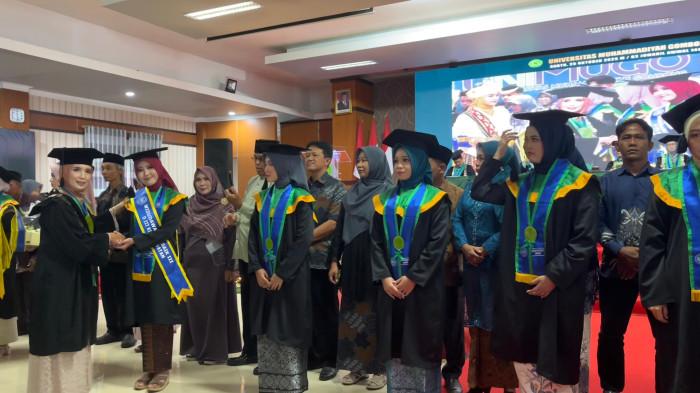 Resmi Dilantik, 397 Wisudawan Unimugo Siap Mengabdi untuk Negeri