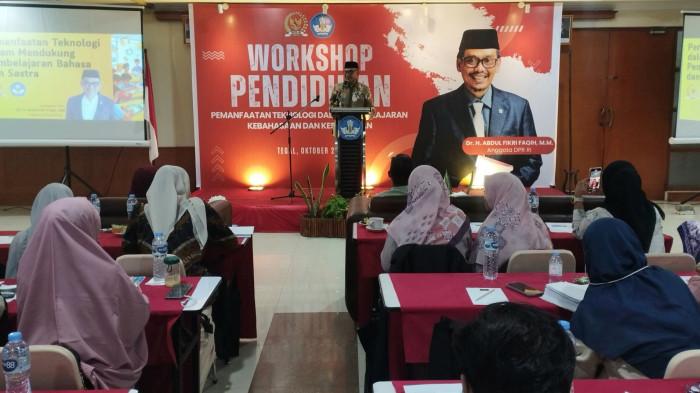 Guru di Tegal Dapat Pelatihan Bijak dan Beretika Bermedia Sosial