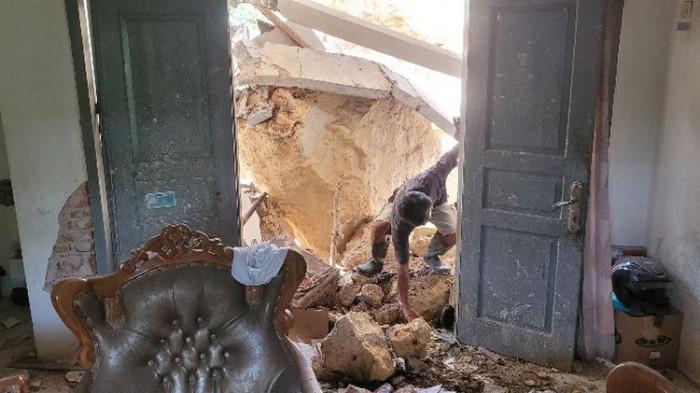 Kesaksian Warga Rumah Diterjang Longsor Tebing Kapur di Banyumas: Hancur dalam Semenit