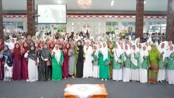 Ngaji Kitab Abi Jamro Bareng Ning Arifah, Bupati Ingatkan Kader Fatayat Perkuat Nilai Religiusitas