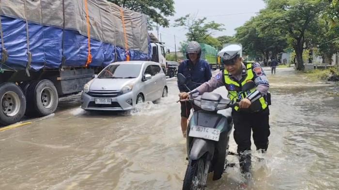 Banjir di Pantura, Pati-Rembang Tergenang Air, 2 Warga Semarang Tewas Tenggelam