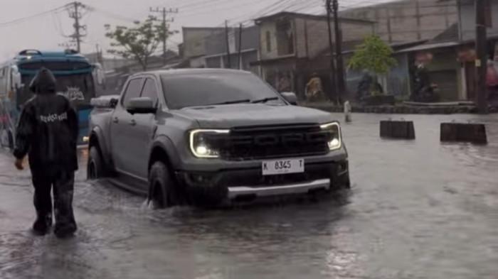 Sepekan Lebih Banjir di Sayung Demak Belum Surut, Diperparah Hujan Deras