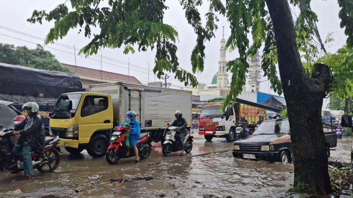 Hujan Kembali Guyur Kota Semarang, Banjir Naik Lagi di Sejumlah Titik