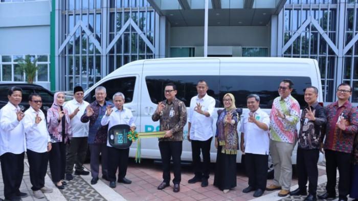 UIN Walisongo dan BSI Jalin Kerja Sama Strategis, Serah Terima Hibah Satu Unit Mobil Hiace