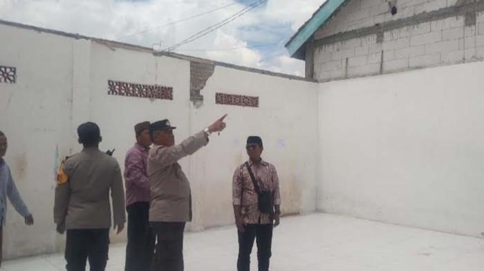 Atap Ponpes Syekh Abdul Qodir Jailani Situbondo Rubuh, 19 Santri Tertimpa, Satu Korban Tewas