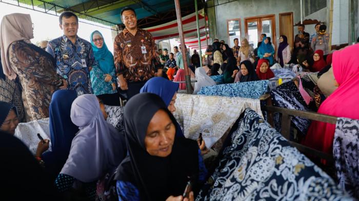 Gubernur Ahmad Luthfi Dorong UMKM Batik di Sragen Jadi Motor Ekonomi Rakyat