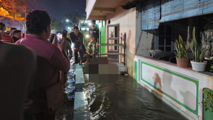 BREAKING NEWS: 3 Hari Pencarian, Bocah yang Hanyut di Selokan saat Banjir Semarang Ditemukan